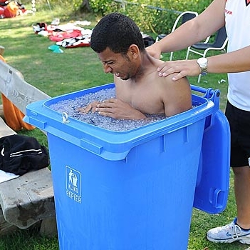Wheelie-bin-ice-bath