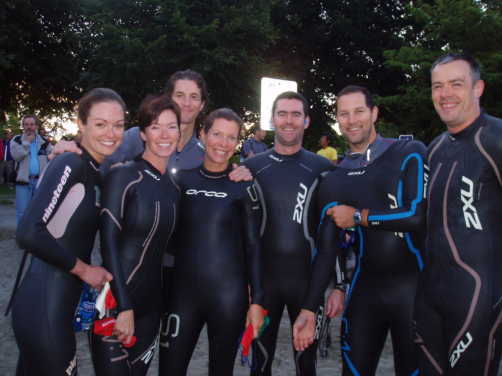 cold-water-triathlon-swimming-in-wetsuits-by-klaus